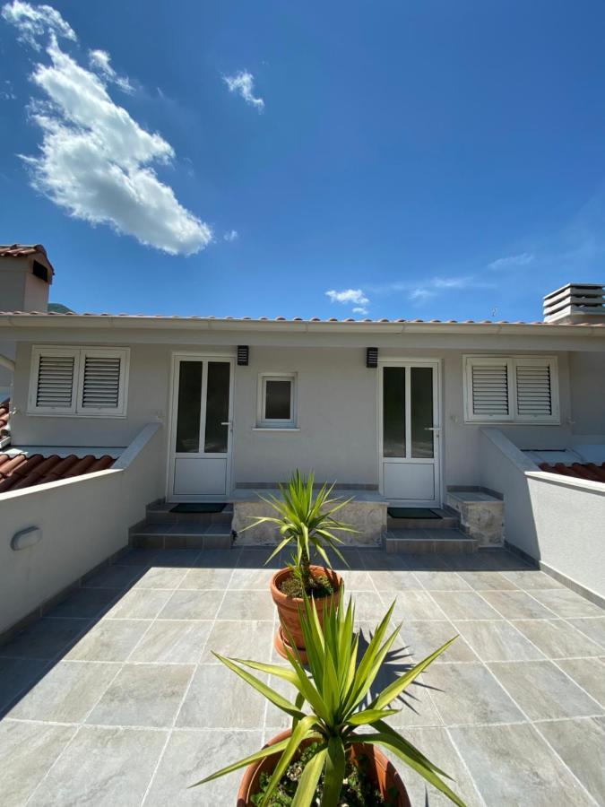 Sunny Bay Apartments Kotor Exteriör bild