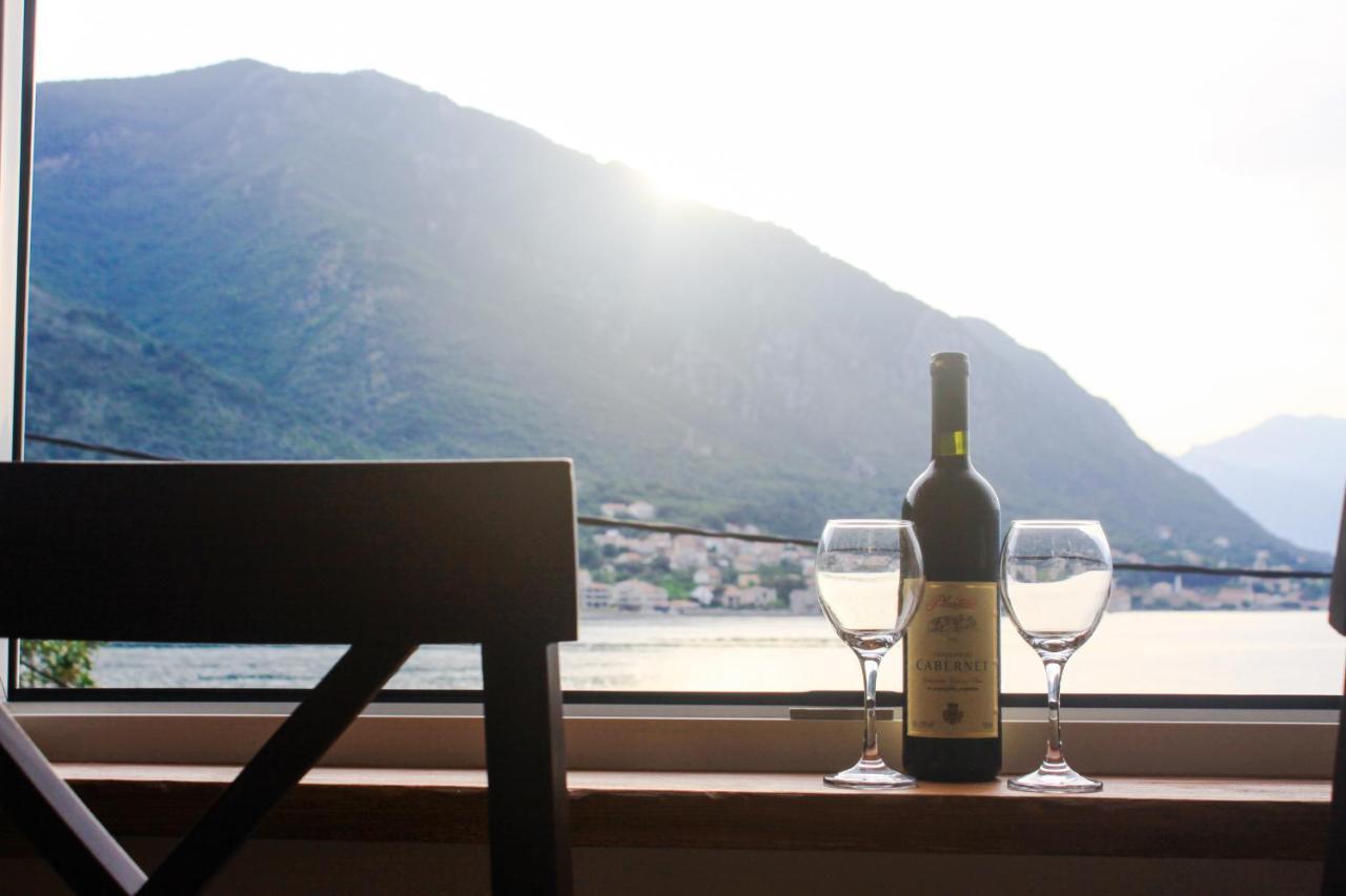 Sunny Bay Apartments Kotor Exteriör bild